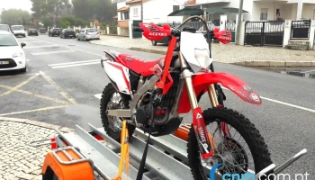 Fb Motos - 2765-019 Estoril