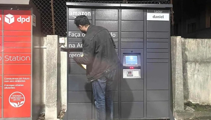Amazon Locker -    Daniel Tudo - Porto