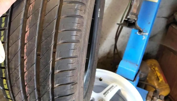 Auto Dinis - Mecânica e Pneus - 9760-658 São Brás