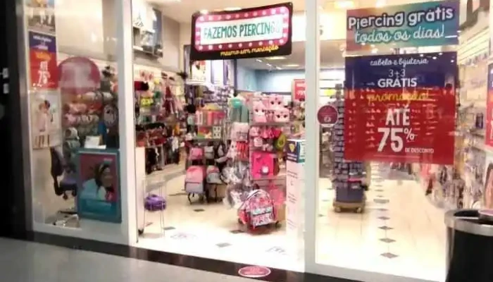 Claires Exterior - Loures