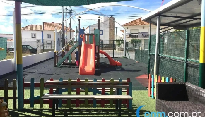 Colegio Aqui Ha Bebe Tudo - Lisboa