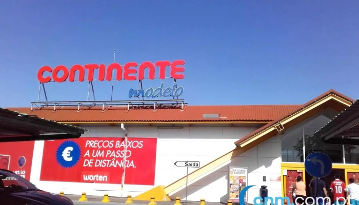 Continente Modelo Portalegre -  Estacionamento - Portalegre