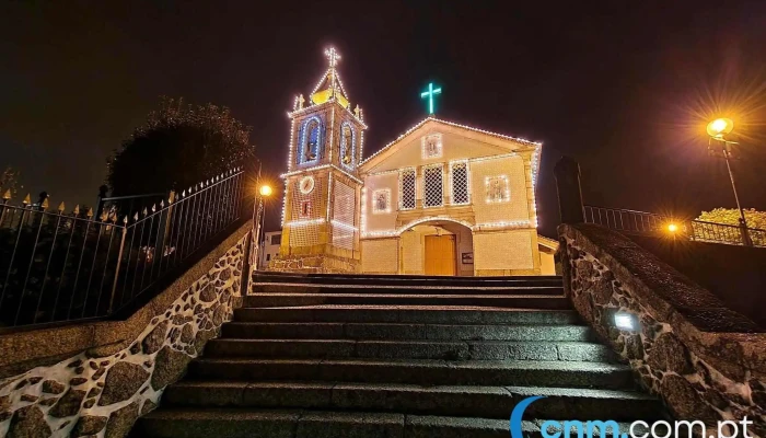 Igreja De Esporoes Igreja - Esporões