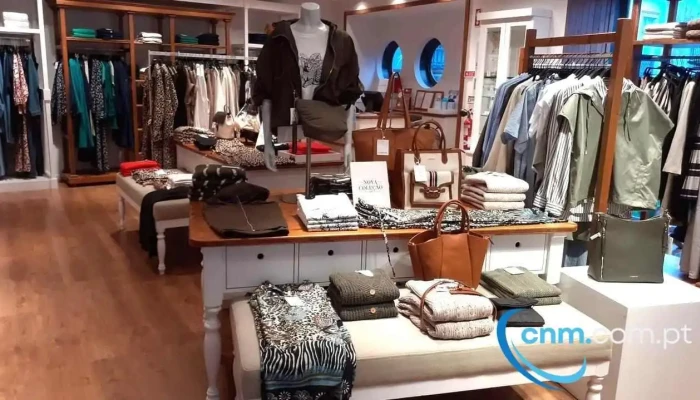 Lanidor Woman -  Interior - Ponta Delgada