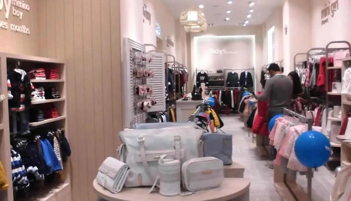Mayoral - Loja de Roupa Infantil e Bebés - Lugar E Caliços - Cx. 787-e