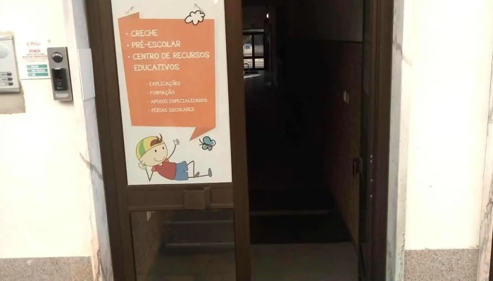 O Petiz -    Associacao Cultural E Educativa De Apoio A Crianca Exterior - Lourinhã