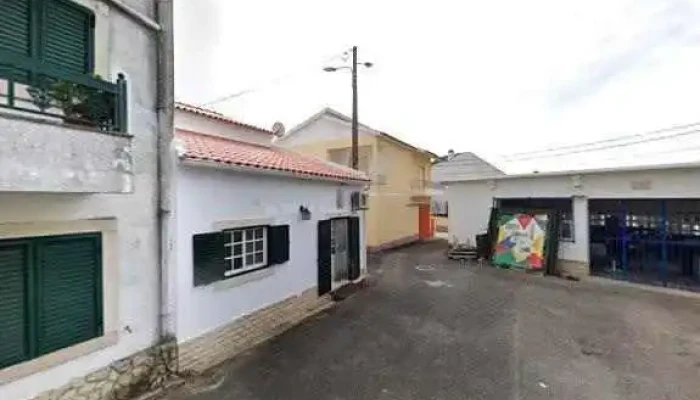 Parque Infantil De Cabanas Do Chao Tudo - Abrigada