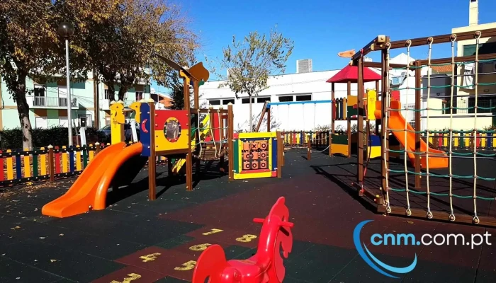 Parque Infantil Senhora da Oliveira - R. João De Deus 71