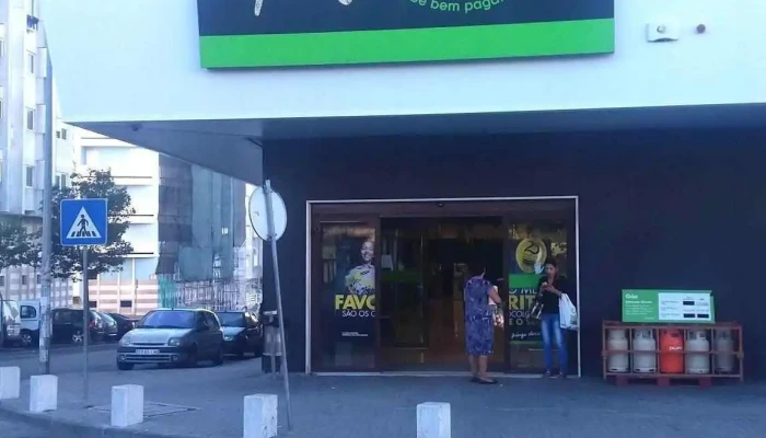 Pingo Doce Cavaleira -    Algueirao Estacionamento - Lisboa