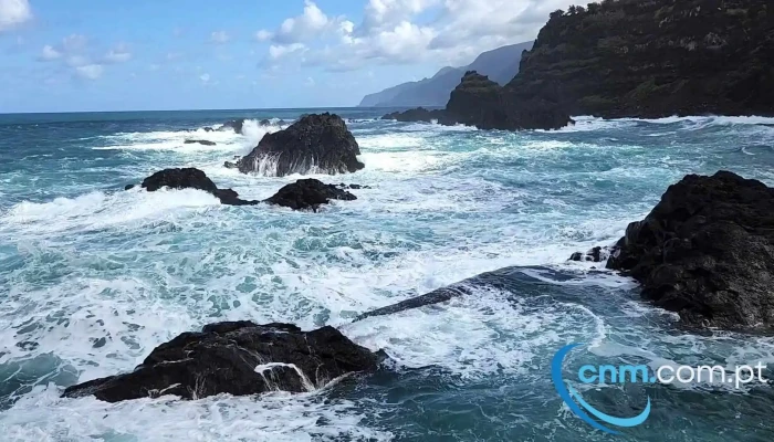 Piscinas Naturais Do Seixal -  Videos - Seixal