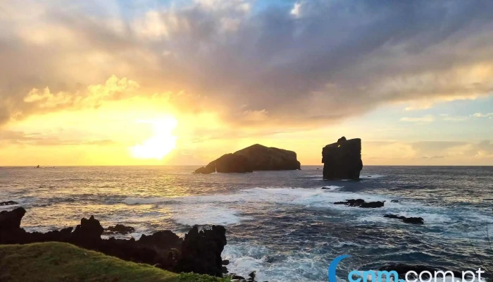 Ponta Do Castelo -  Tudo - Mosteiros