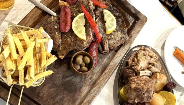 Restaurante Tonys Perto De Mim - Furnas