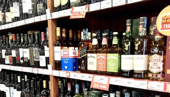 Supermercado Esmeralda Brilhante -  Endereco - Porto Moniz