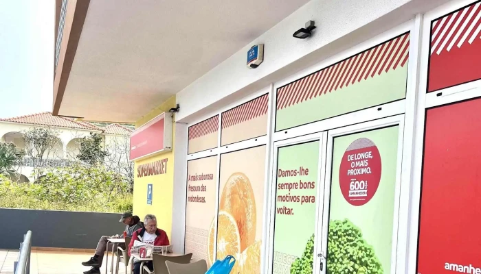 Supermercado Esmeralda Brilhante -  Fotos - Porto Moniz