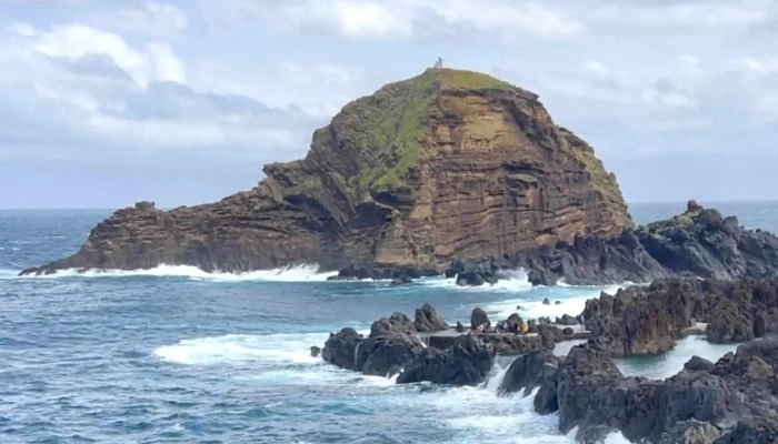 Supermercado Esmeralda Brilhante -  Instagram - Porto Moniz