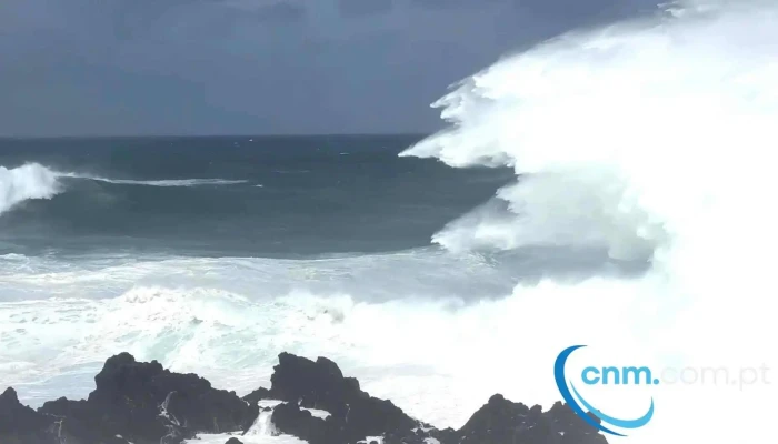 Supermercado Esmeralda Brilhante -  Videos - Porto Moniz