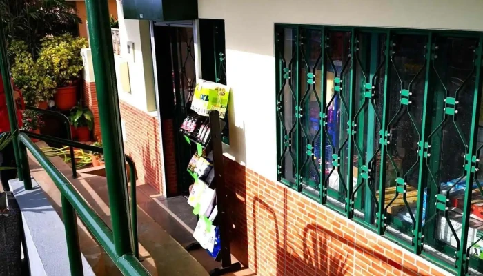 Supermercado Feiteirinhas -  Tudo - Caniçal