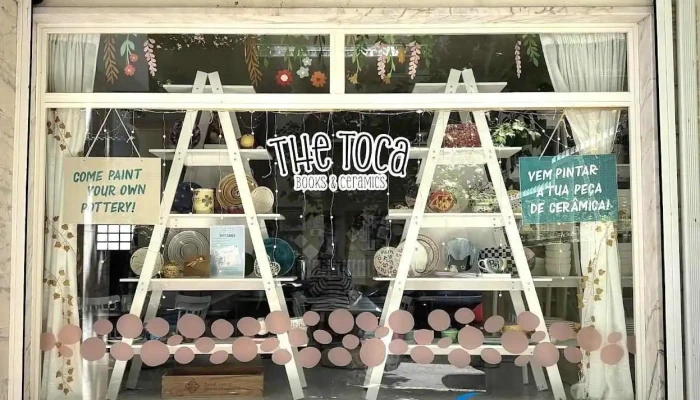 The Toca - Books & Ceramics - Carcavelos