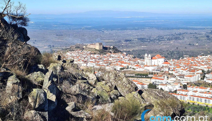Vista Panoramica De Castelo De Vide Montanha - Em1008